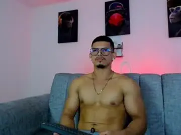 Chaturbate Live Porn of ethan_rodgers01