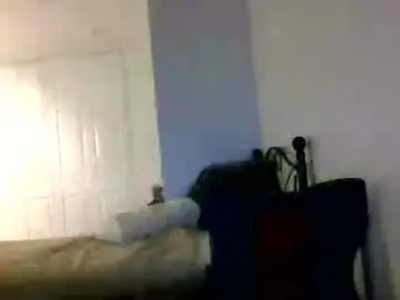 Chaturbate Live Sex Cam of larrabee13