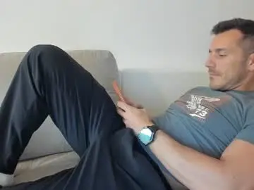 Chaturbate Live Sex of roberto4ever