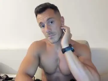 Chaturbate Watch Live Sex Cams of roberto4ever