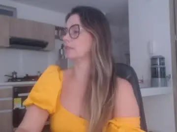 Chaturbate Live Sex Cam of latinpaprika