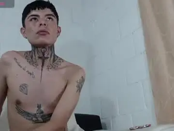 Chaturbate Free Porn Cam of foxbadboy