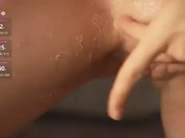 Chaturbate Live Sex Cam of jennyplaudis_