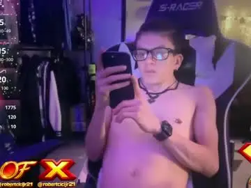 Chaturbate Nude Webcam of robertcicijr21