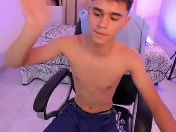 Chaturbate Sex Cam of aron_boyy