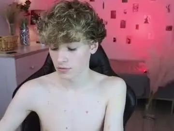 Chaturbate Sex Chat of curly_twinkboy