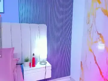 Chaturbate Live Sex Cam of ivy_petit