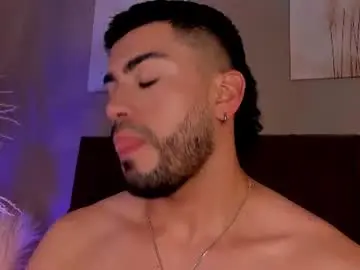 Chaturbate Live Porn of alexander_diiaz