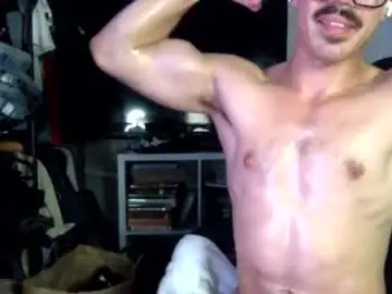 Chaturbate Nude Webcam of luvrboy77