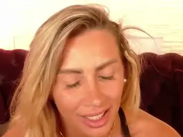 Chaturbate Live Sex Cam of angelwoow