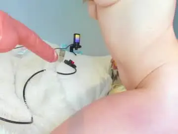 Chaturbate Live Porn of eatmygingersnapps