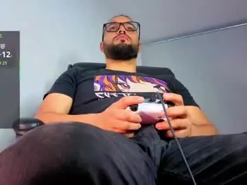 Chaturbate Live Sex Cam of ernesto_rodriguez_82
