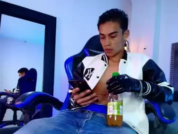 Chaturbate Sex Chat of tommy_west_