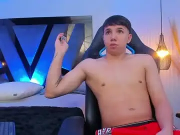 Chaturbate Free Porn Cam of andy_miller5
