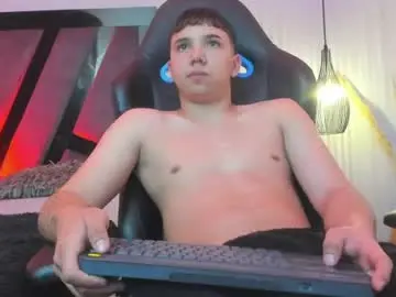 Chaturbate Free Live Porn of andy_miller5
