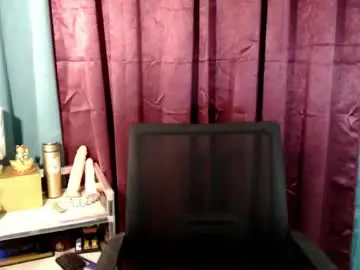 Chaturbate Live Sex Cam of pinay_lucy