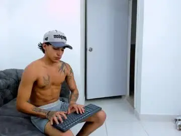 Chaturbate Free Live Porn of kroywave