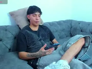 Chaturbate Watch Live Sex Cams of kroywave
