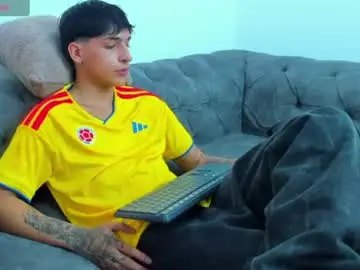 Chaturbate Free Live Porn of kroywave