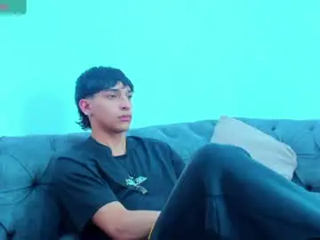 Chaturbate Live Sex Cam of kroywave