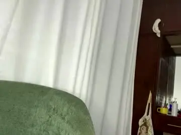 Chaturbate Live Sex Cam of she_thick_n_sexxy