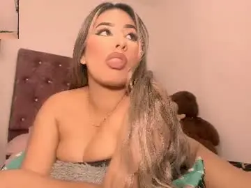 Chaturbate Live Sex Cam of molly_and_paul