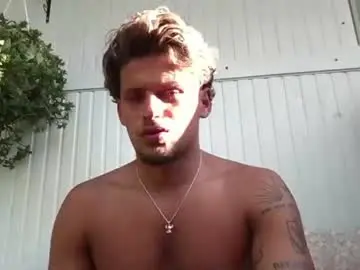 Chaturbate Free Live Porn of roberto_twink1