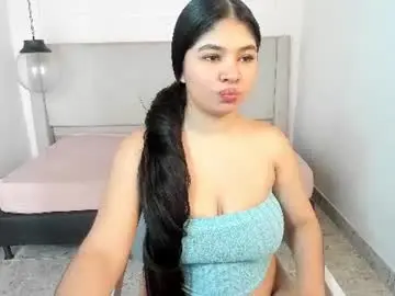Chaturbate Live Sex Cam of milaheat1