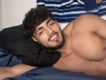 Chaturbate Live Sex Cam of avamo2