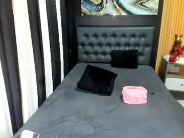Chaturbate Live Sex Cam of natshaveneta444