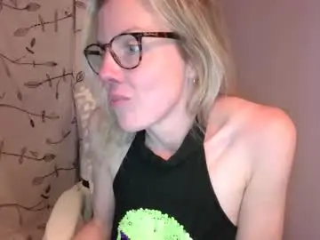 Chaturbate Free Live Porn of holly_bourbon