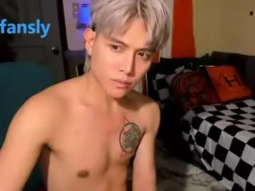 Chaturbate Live Sex Cam of bentlyfuck