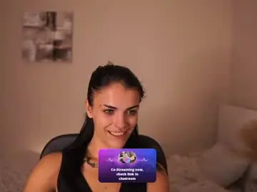 Chaturbate Nude Webcam of pauline_2005