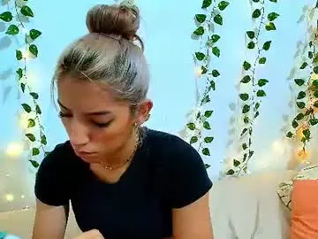 Chaturbate Watch Live Sex Cams of petite_blossom4