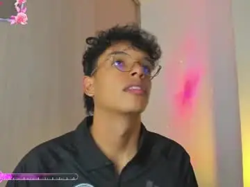 Chaturbate Watch Live Sex Cams of maxfrost1