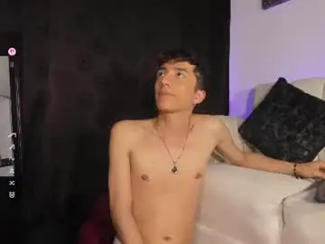 Chaturbate Live Porn of mhatias_