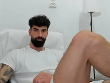 Chaturbate Live Sex Cam of cuteeboy