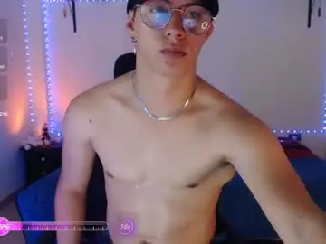 Chaturbate Live Sex Cam of brandon_starkk