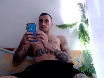 Chaturbate Live Sex Cam of ed_big_cock