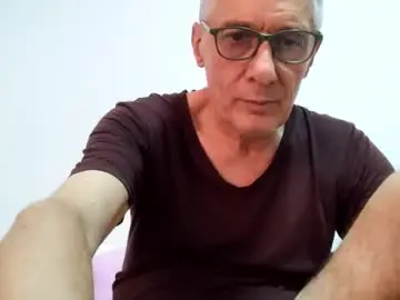 Chaturbate Live Sex Cam of cucaio18