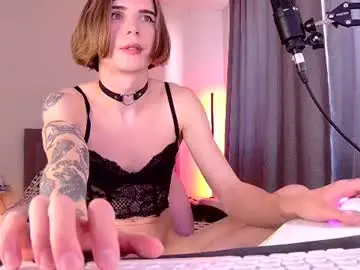 Chaturbate Free Porn Cam of midwestemoqueen