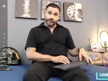 Chaturbate Live Sex Cam of jonas_beard1