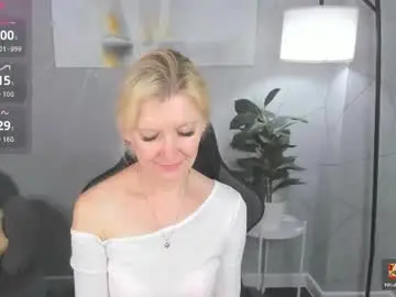 Chaturbate Live Porn of julie_lucasss