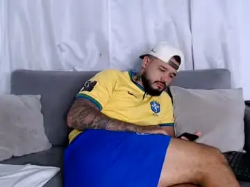 Chaturbate Best live sex cam show of handsomen69