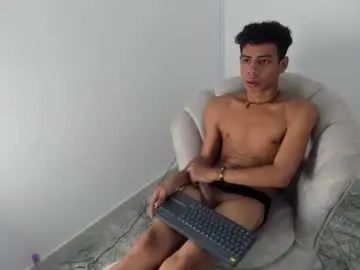 Chaturbate Nude Webcam of alexx_cum18