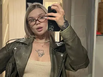 Imlive Live Sex Cam of LizzFlores