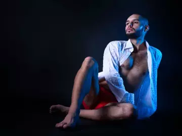 Imlive Sex Chat of GuesssWhoo24