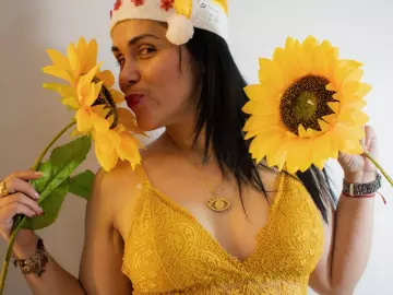 Imlive Live Sex Cam of YarelyJackson
