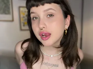 Imlive Live Sex Cam of hellfirekiss_