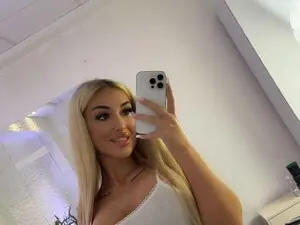Myfreecams Best live sex cam show of BlondieXStar